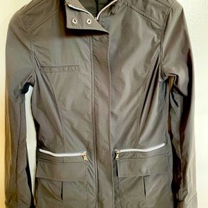COPY - Travel jacket. Zip & snap. 92 poly, 8% elastase. Fits small 4